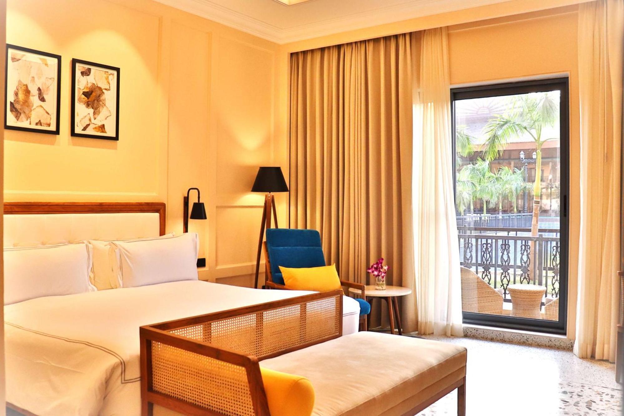 Radisson Blu Plaza Resort & Convention Centre Karjat Exterior photo Deluxe Room