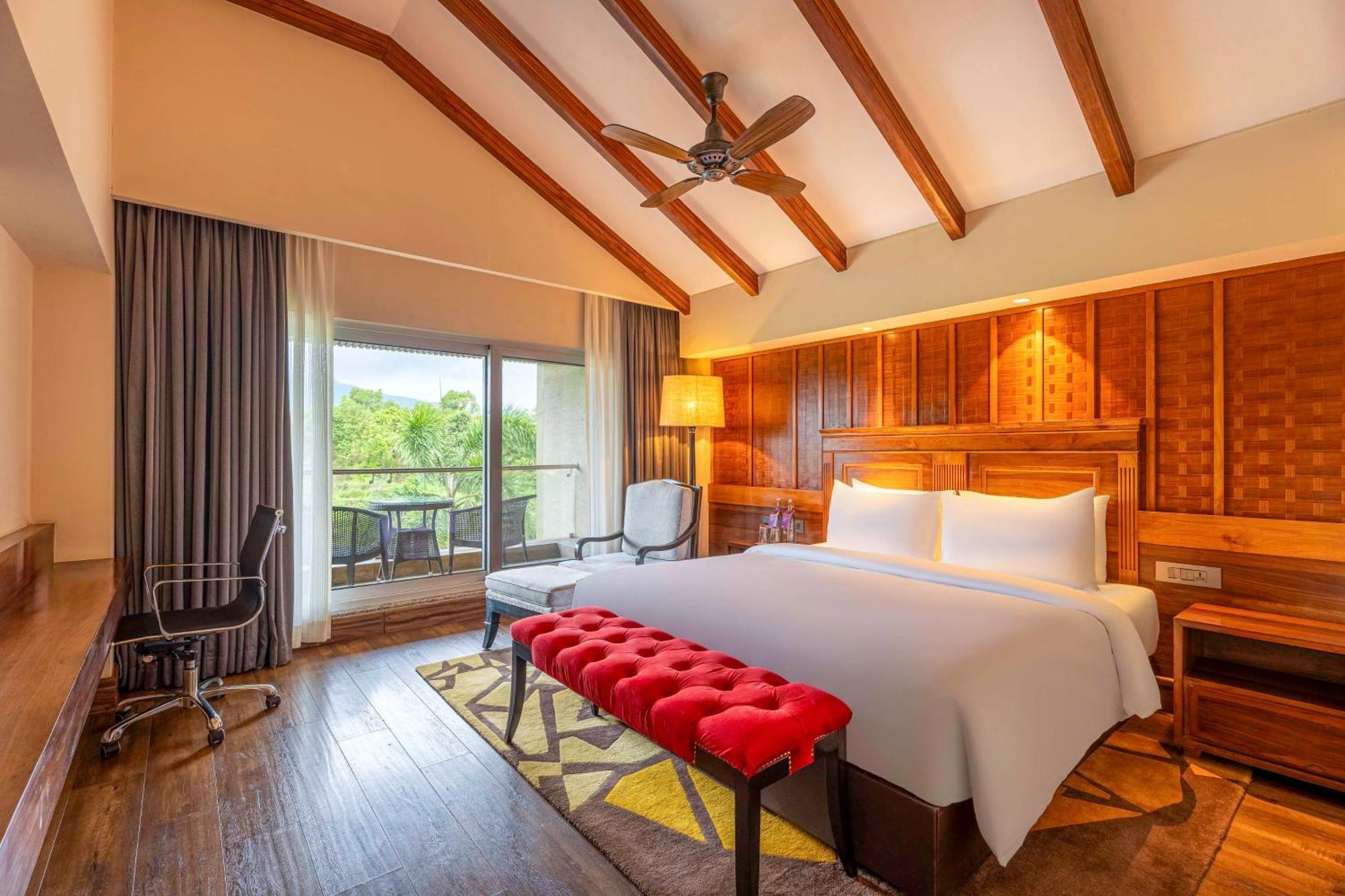 Radisson Blu Plaza Resort & Convention Centre Karjat Exterior photo Deluxe Room