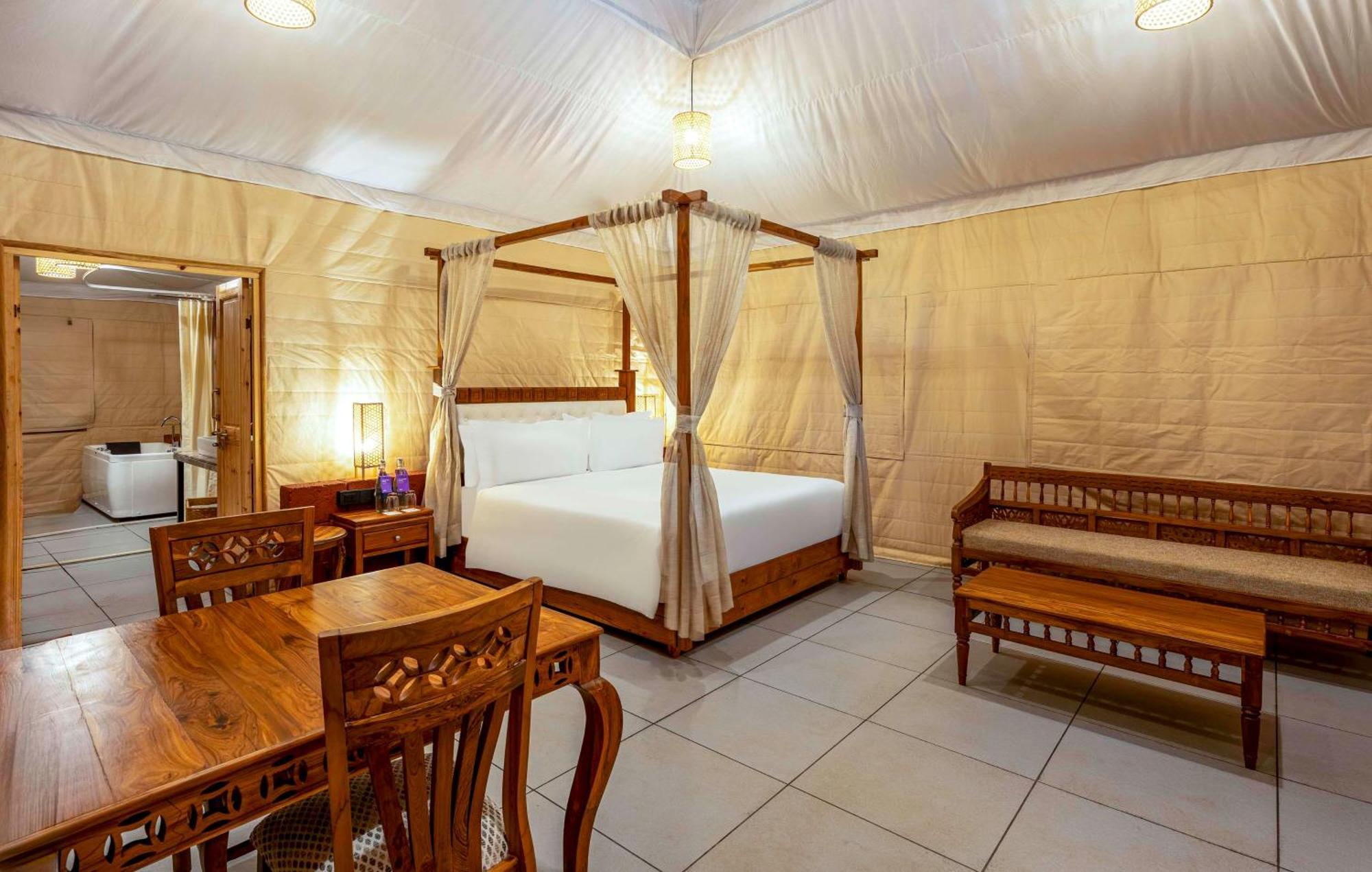 Radisson Blu Plaza Resort & Convention Centre Karjat Exterior photo Suite
