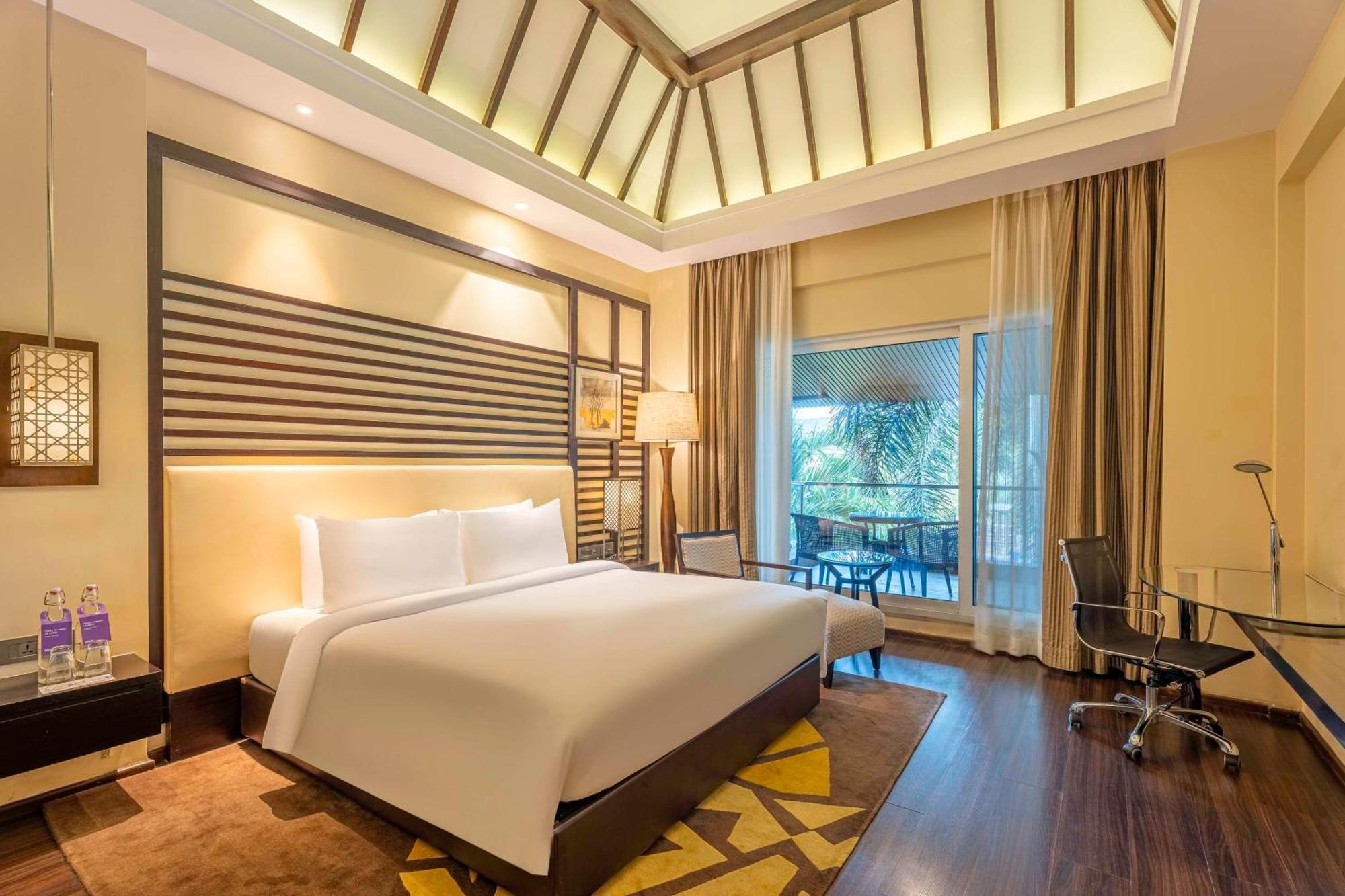 Radisson Blu Plaza Resort & Convention Centre Karjat Exterior photo Deluxe Room