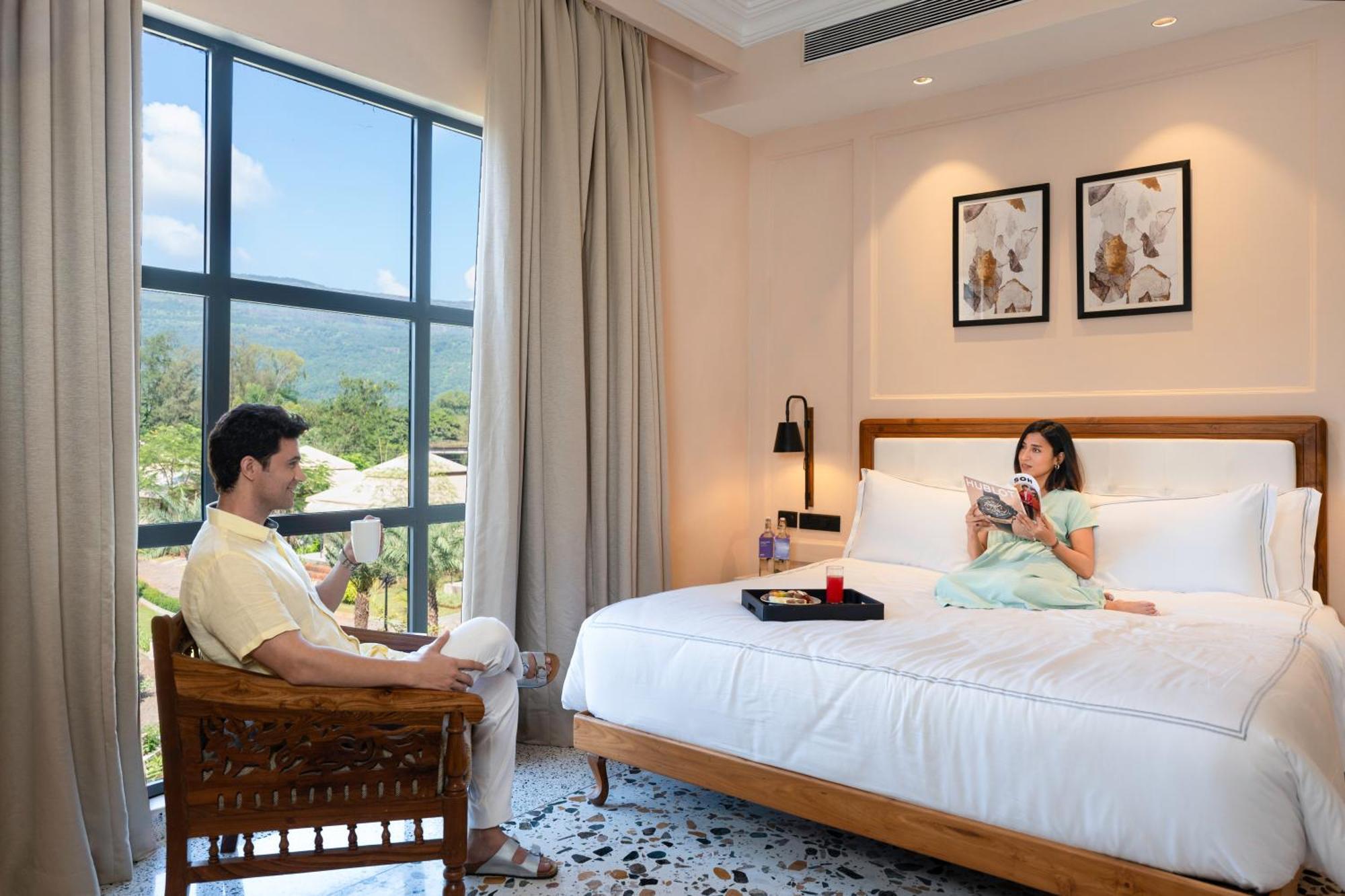 Radisson Blu Plaza Resort & Convention Centre Karjat Exterior photo A room at the hotel