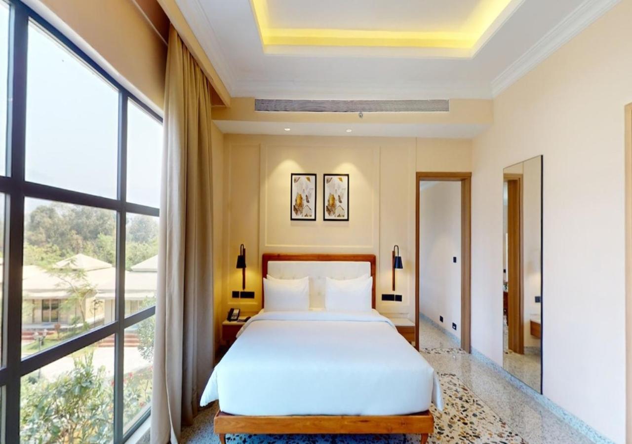Radisson Blu Plaza Resort & Convention Centre Karjat Exterior photo